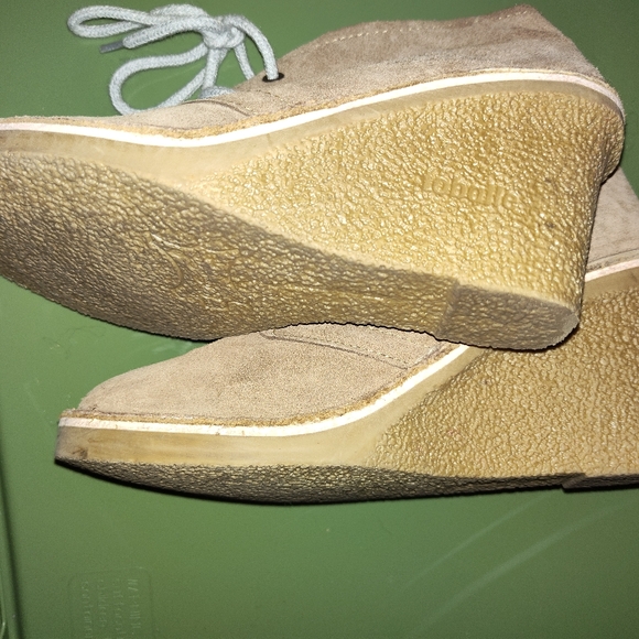 Shoes - Picture 2 of 2